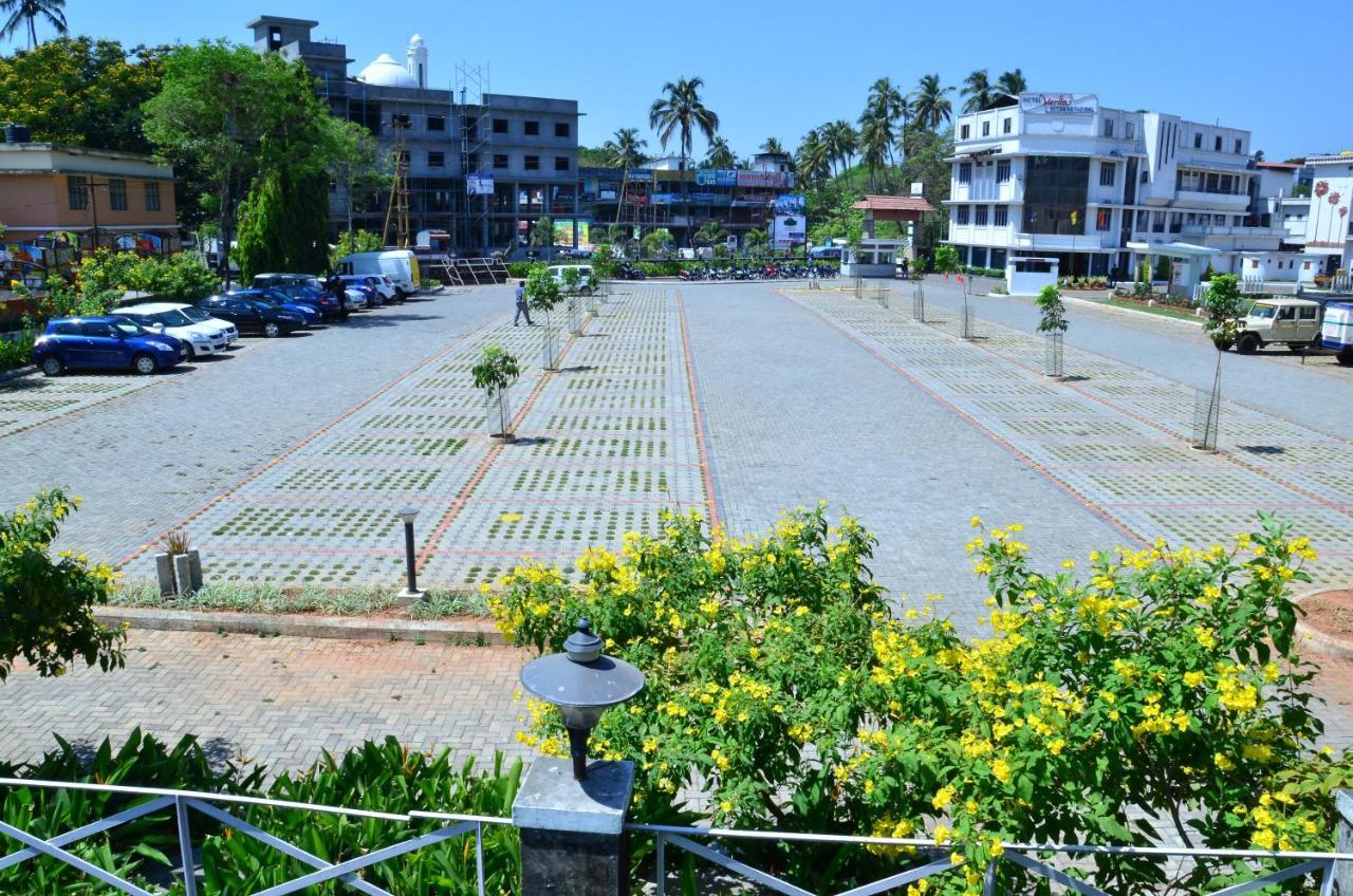 Hotel Merlin International Thrissur Exterior photo